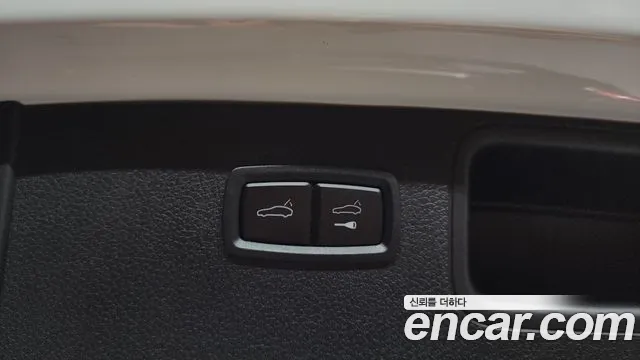 Porsche Macan 2020 thumb 2