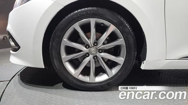 Hyundai Grandeur 2015 thumb 12