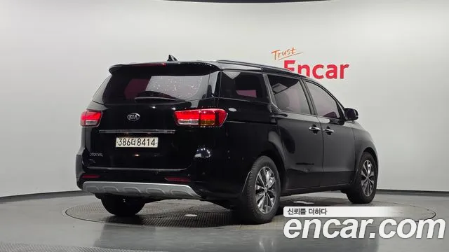 Kia Carnival 2018 thumb 5