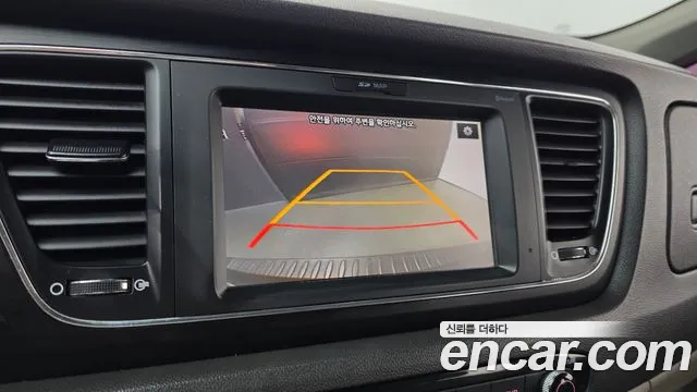 Kia Carnival 2018 thumb 8