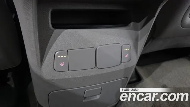Kia Carnival 2018 thumb 10