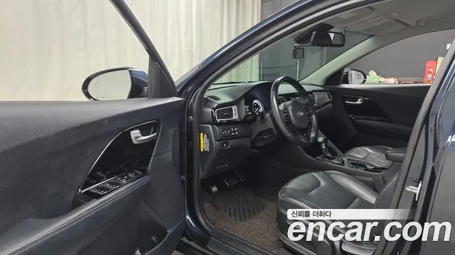 Kia Niro 2018 thumb 8