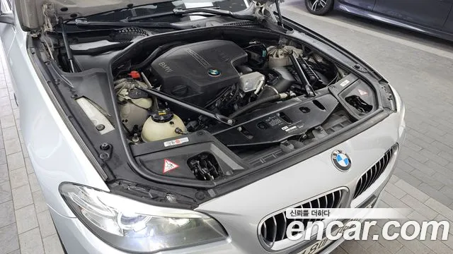 BMW 5 серии 2015 thumb 5