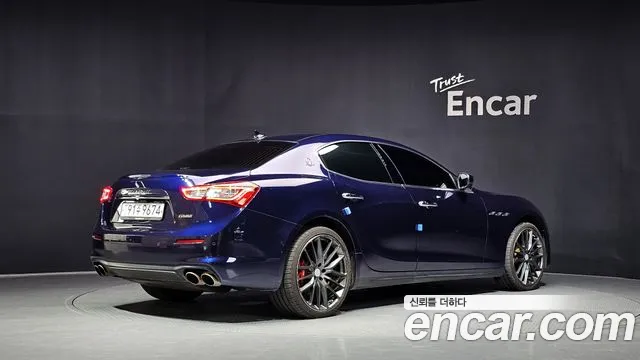 Maserati Ghibli 2019 thumb 10