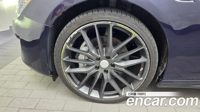 Maserati Ghibli 2019 thumb 12