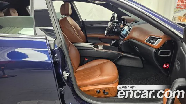 Maserati Ghibli 2019 thumb 2