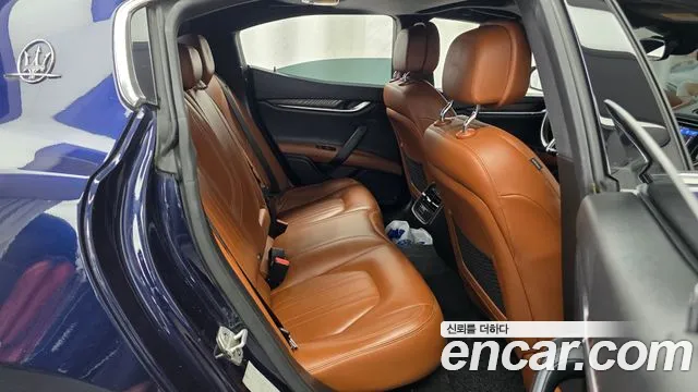 Maserati Ghibli 2019 thumb 4
