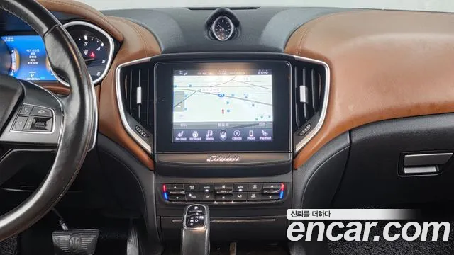 Maserati Ghibli 2019 thumb 6
