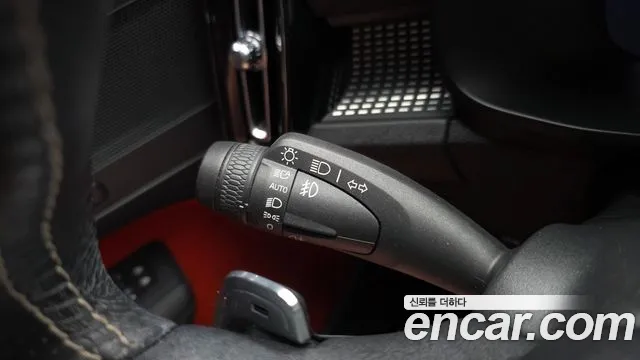 Volvo XC40 2019 thumb 3