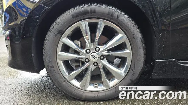 Kia Carnival 2017 thumb 6