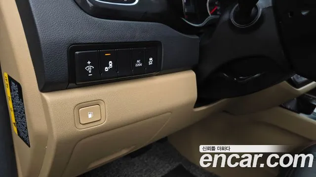 Kia Carnival 2017 thumb 8