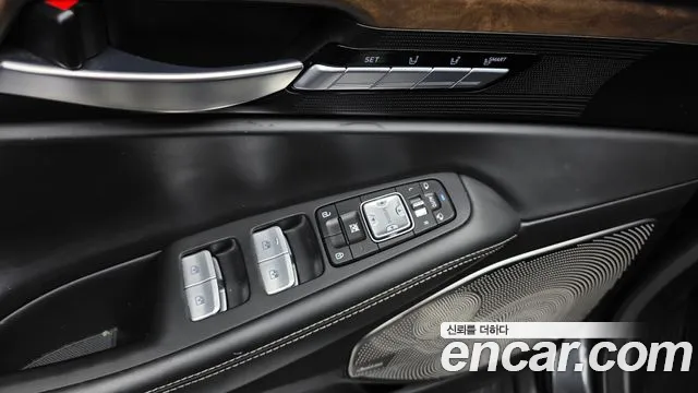 Genesis G90 2019 thumb 6