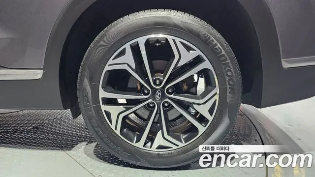 Hyundai Santa Fe 2018 thumb 2