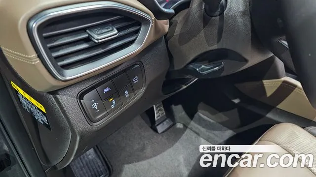 Hyundai Santa Fe 2018 thumb 6