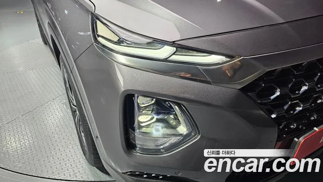 Hyundai Santa Fe 2018 thumb 3