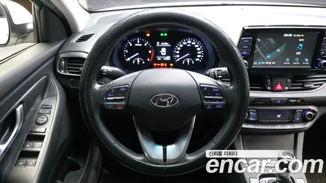 Hyundai i30 2017 thumb 8