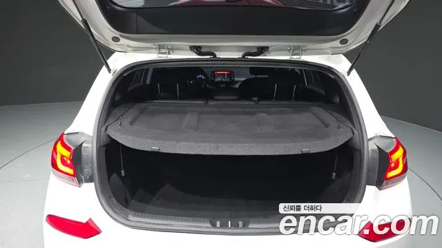 Hyundai i30 2017 thumb 9