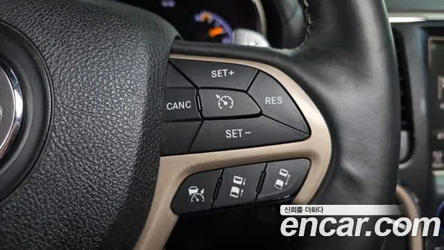 Jeep Grand Cherokee 2015 thumb 4