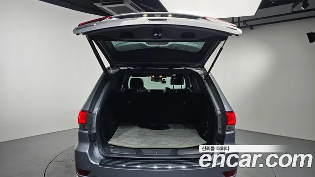 Jeep Grand Cherokee 2015 thumb 9