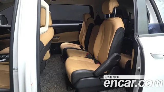 Kia Carnival 2021 thumb 8