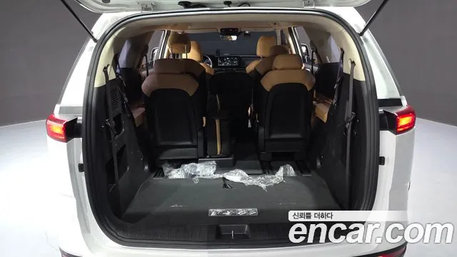 Kia Carnival 2021 thumb 2