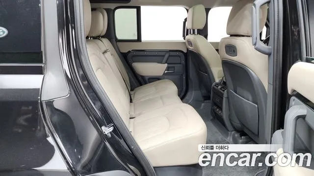 Land Rover Defender 2021 thumb 6