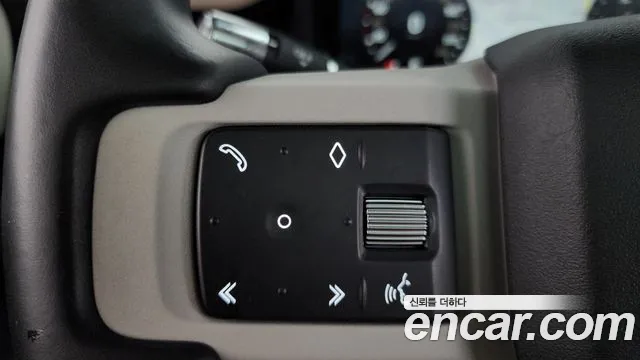 Land Rover Defender 2021 thumb 5