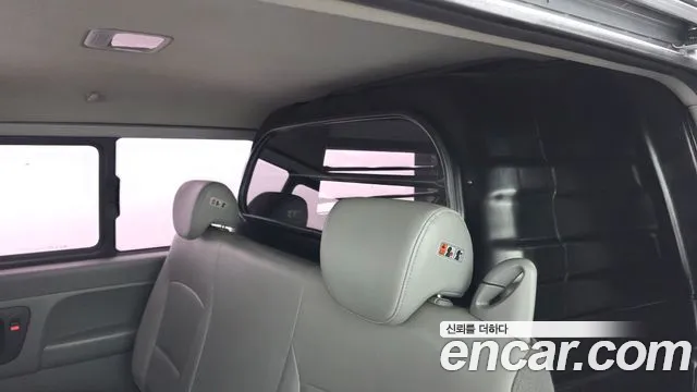 Hyundai Starex 2017 thumb 2