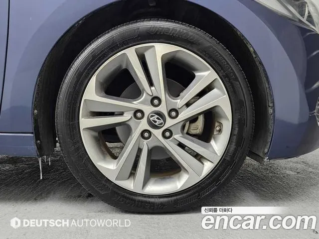 Hyundai AD 2017 thumb 11