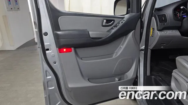 Hyundai Staria 2019 thumb 5