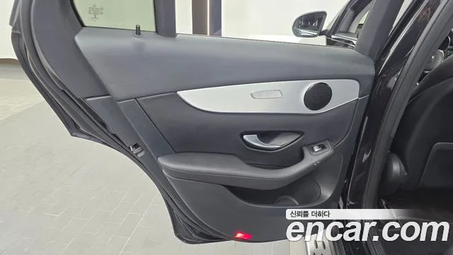 Mercedes-Benz GLC 2018 thumb 10