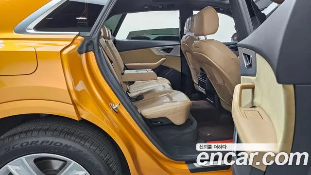 Audi Q8 2021 thumb 4