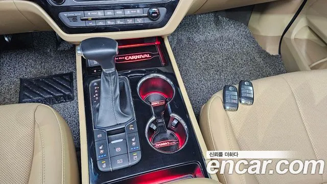 Kia Carnival 2019 thumb 8