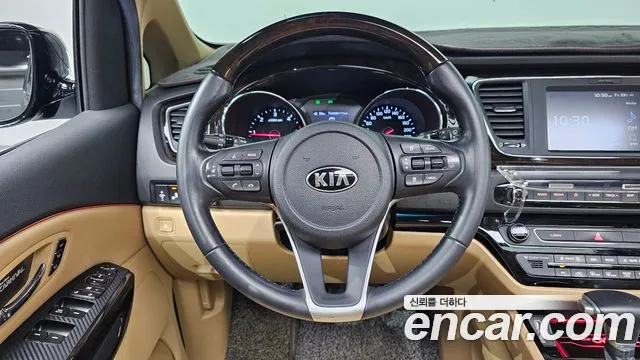 Kia Carnival 2019 thumb 3