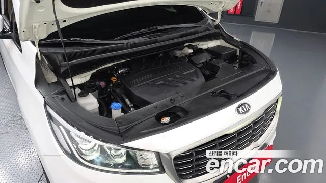 Kia Carnival 2019 thumb 11