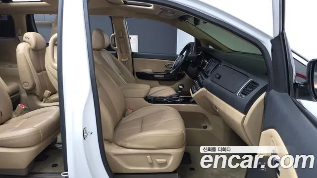 Kia Carnival 2019 thumb 2