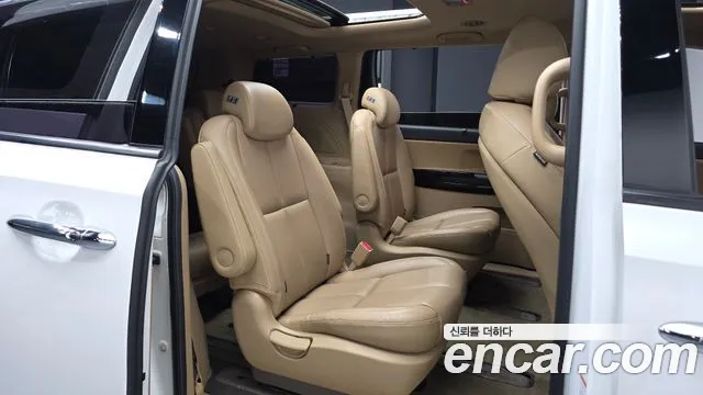 Kia Carnival 2019 thumb 3