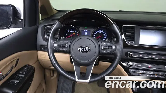 Kia Carnival 2019 thumb 12
