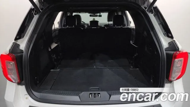 Ford Explorer 2019 thumb 12