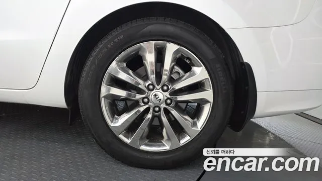 Kia Carnival 2017 thumb 6