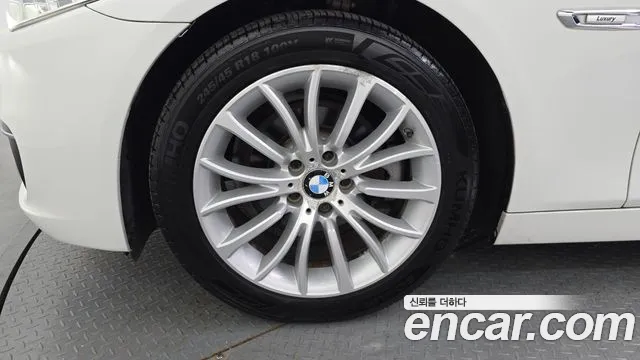 BMW 5 серии 2015 thumb 9