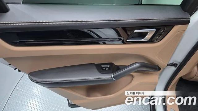Porsche Cayenne 2020 thumb 8