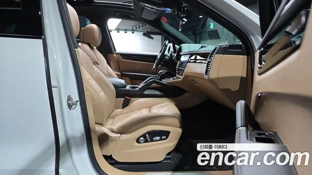 Porsche Cayenne 2020 thumb 2