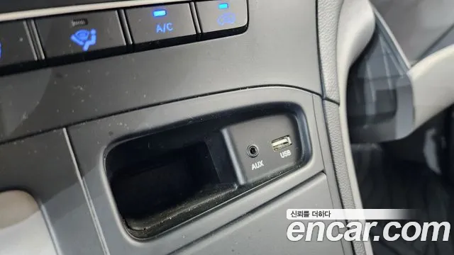 Hyundai Starex 2018 thumb 10