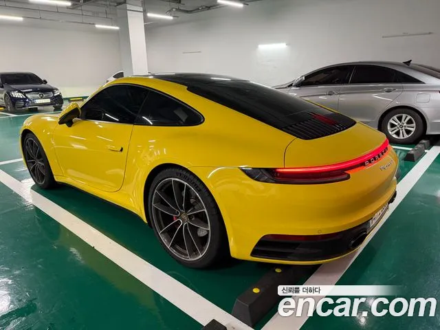 Porsche 911 2021 thumb 8