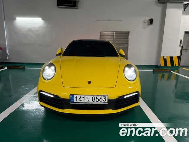Porsche 911 2021 thumb 6