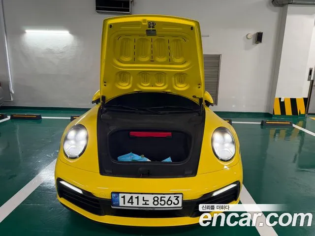 Porsche 911 2021 thumb 5