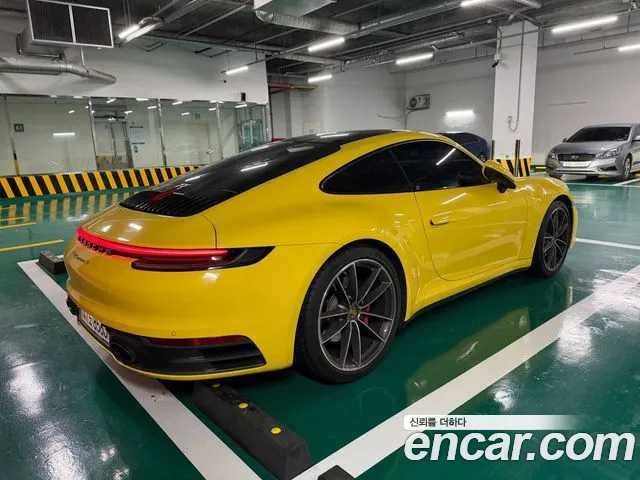 Porsche 911 2021 thumb 10