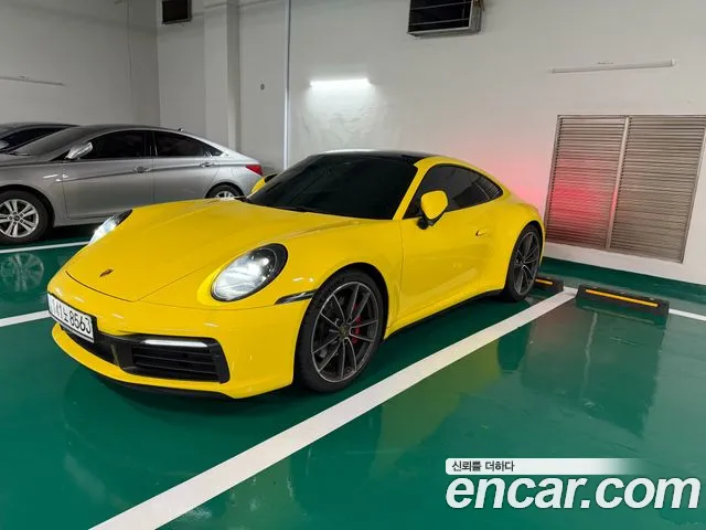 Porsche 911 2021 thumb 7