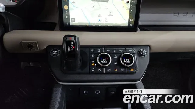 Land Rover Defender 2021 thumb 6